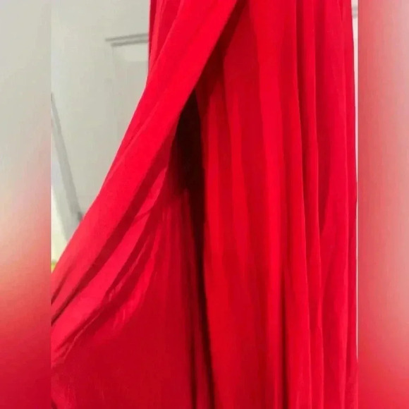 Dreamy Romance red  Backless Maxi Dress - Picture 12 of 12